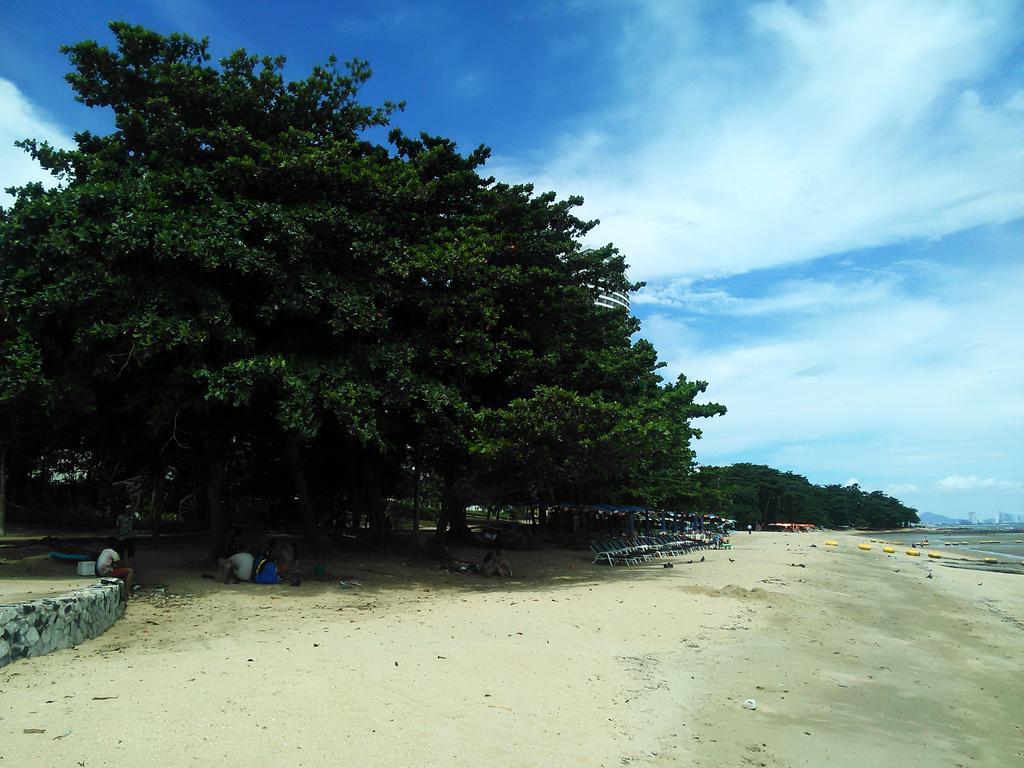 Samal Guesthouse Pattaya Luaran gambar